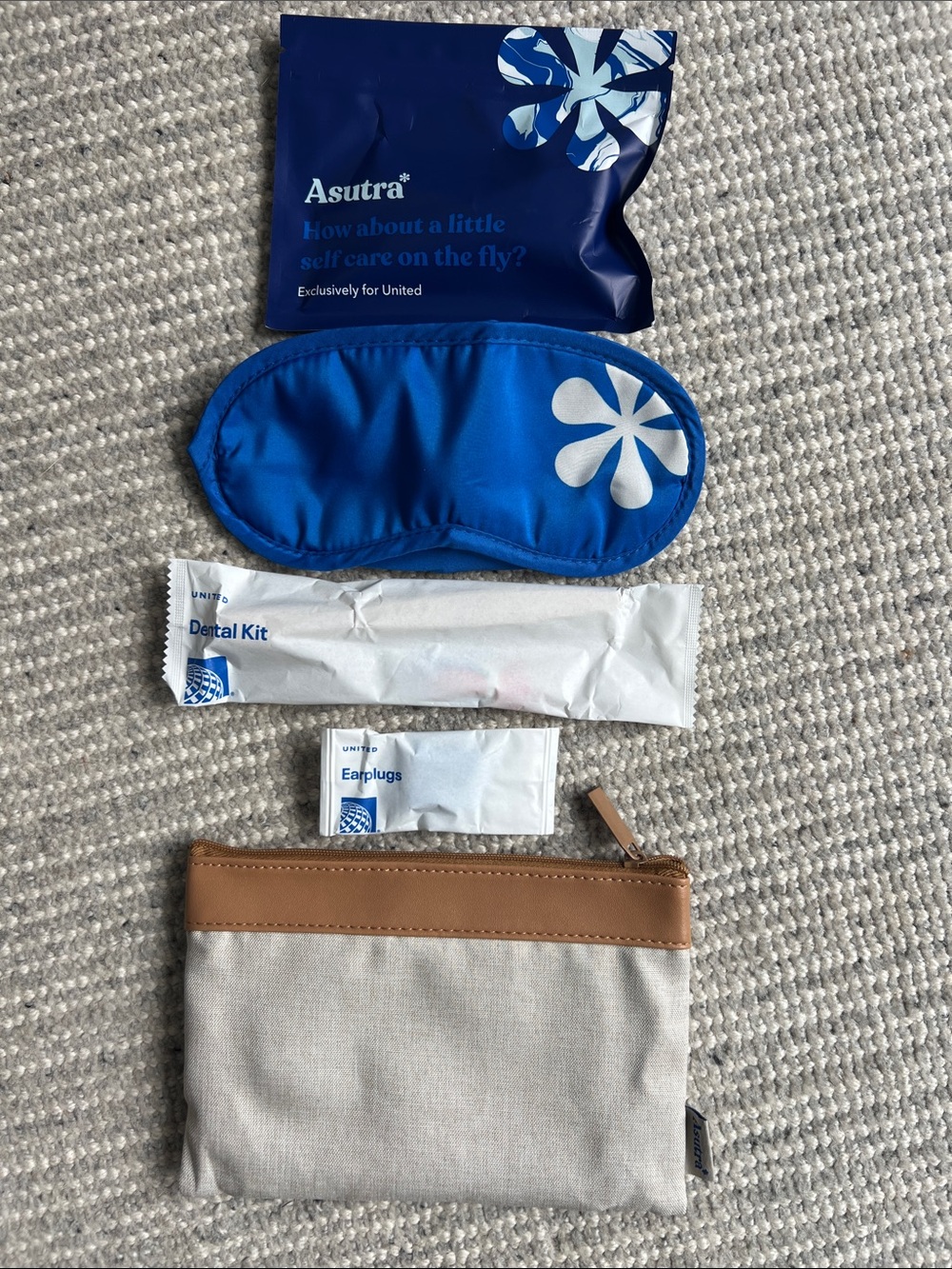 Asutra United Airlines amenity kit - Tan/Canvas